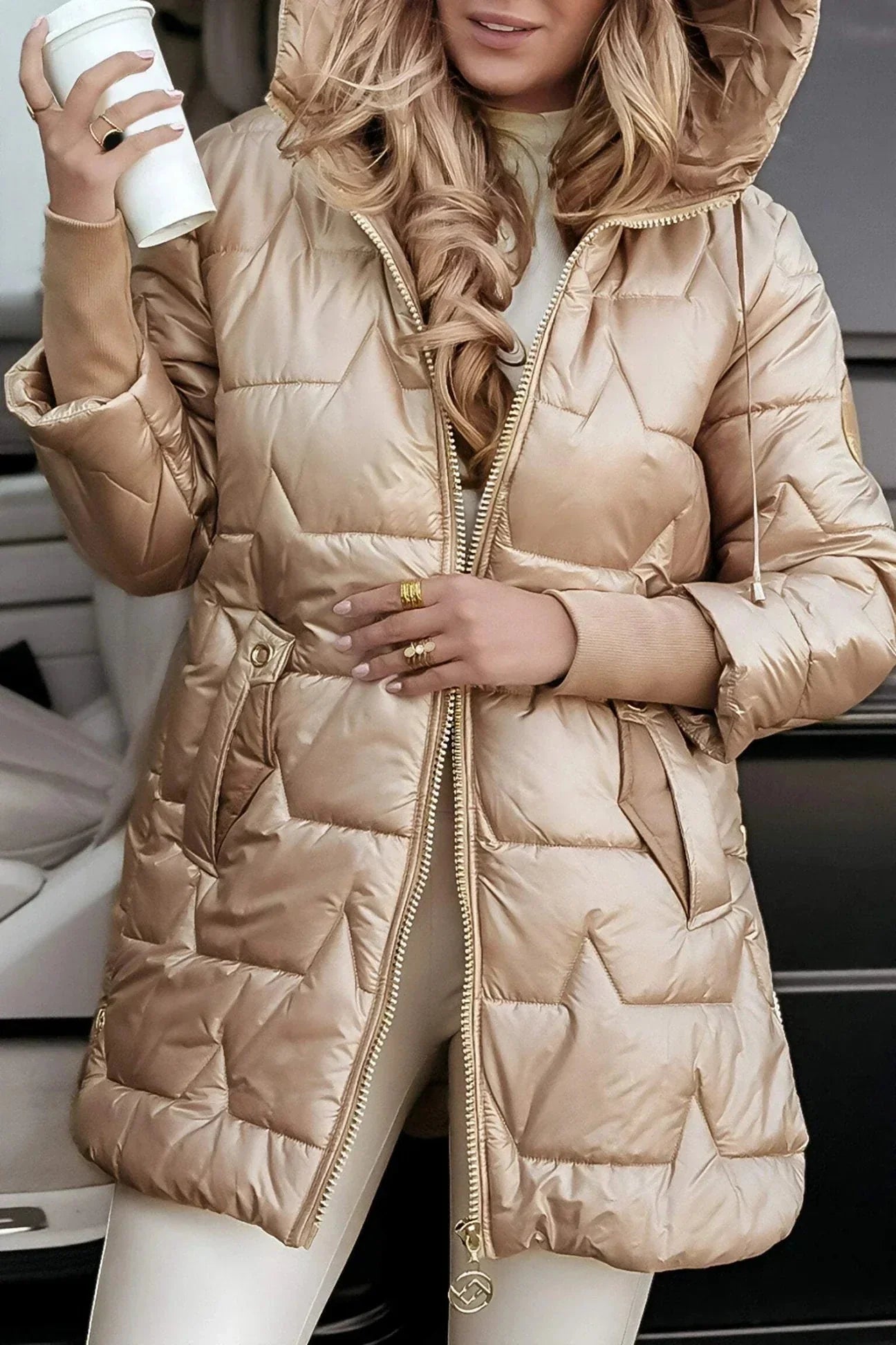 Nolwen - Cappotto Invernale Elegante con Cappuccio e Imbottitura Antaradus